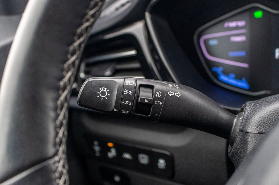 Kia Niro SX TOURING NOIR 26242KM 2022 1 PROPRIO PAS DE RECLAMATION AU CARFAX