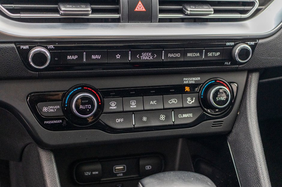 Kia Niro SX TOURING NOIR 26242KM 2022 1 PROPRIO PAS DE RECLAMATION AU CARFAX