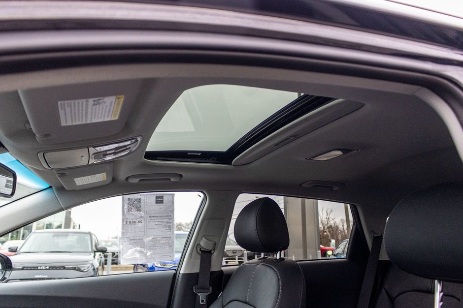 Kia Niro SX TOURING NOIR 26242KM 2022 1 PROPRIO PAS DE RECLAMATION AU CARFAX