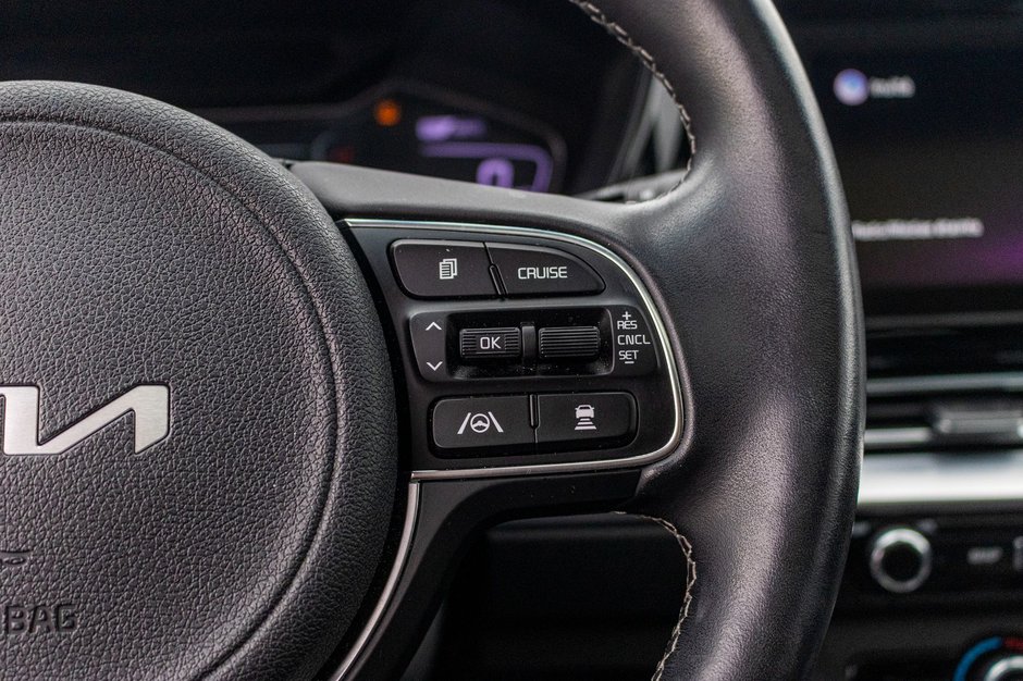 Kia Niro SX TOURING NOIR 26242KM 2022 1 PROPRIO PAS DE RECLAMATION AU CARFAX