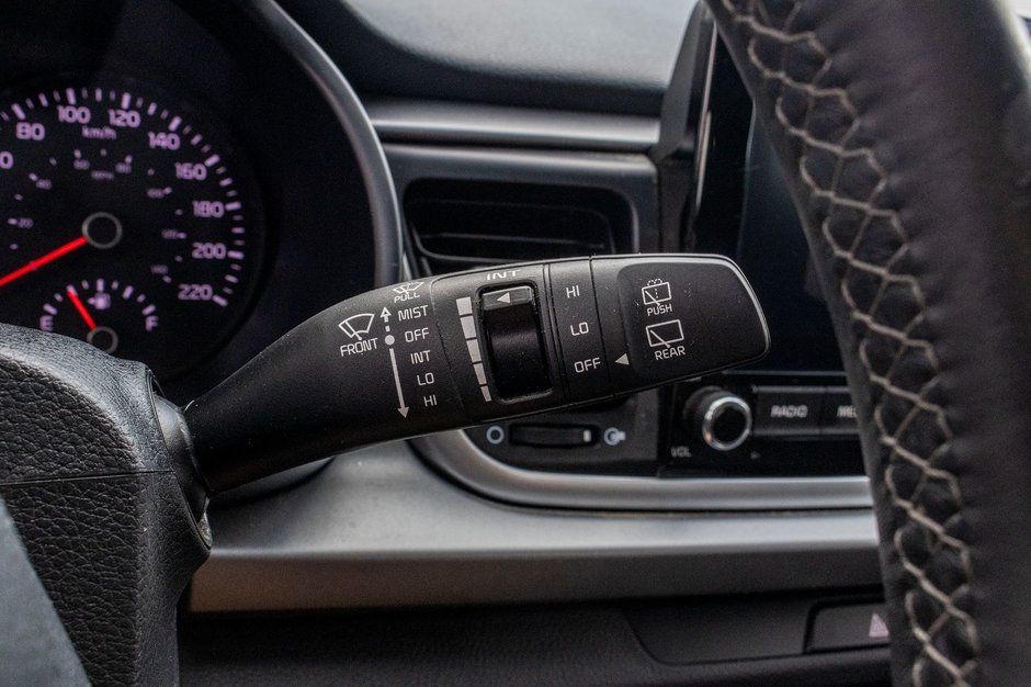 Kia Rio 5-door LX+ AUTOM A/C CAMERA SIEGES CHAUFFANTS 2023 1 PROPRIO PAS DE RECLAMTION AU CARFAX