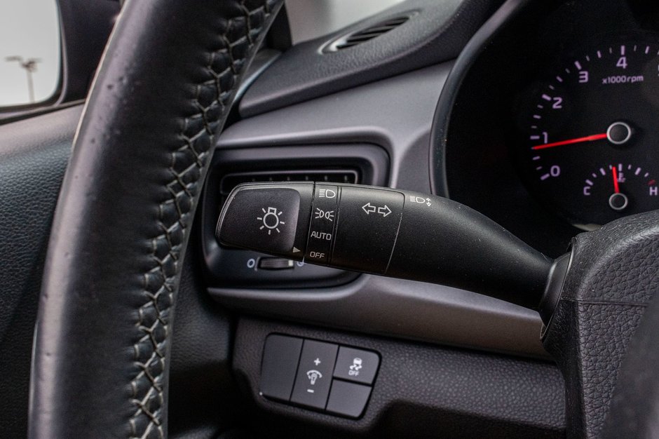 Kia Rio 5-door LX+ AUTOM A/C CAMERA SIEGES CHAUFFANTS 2023 1 PROPRIO PAS DE RECLAMTION AU CARFAX