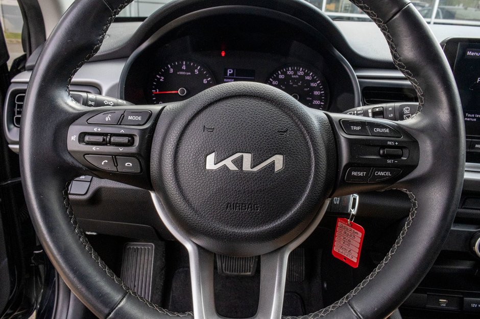Kia Rio 5-door LX+ AUTOM A/C CAMERA SIEGES CHAUFFANTS 2023 1 PROPRIO PAS DE RECLAMTION AU CARFAX