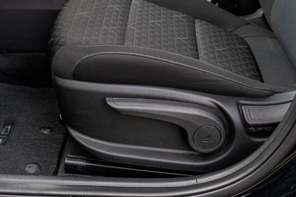 Kia Rio 5-door LX+ AUTOM A/C CAMERA SIEGES CHAUFFANTS 2023 1 PROPRIO PAS DE RECLAMTION AU CARFAX