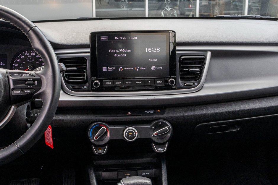 Kia Rio 5-door LX+ AUTOM A/C CAMERA SIEGES CHAUFFANTS 2023 1 PROPRIO PAS DE RECLAMTION AU CARFAX