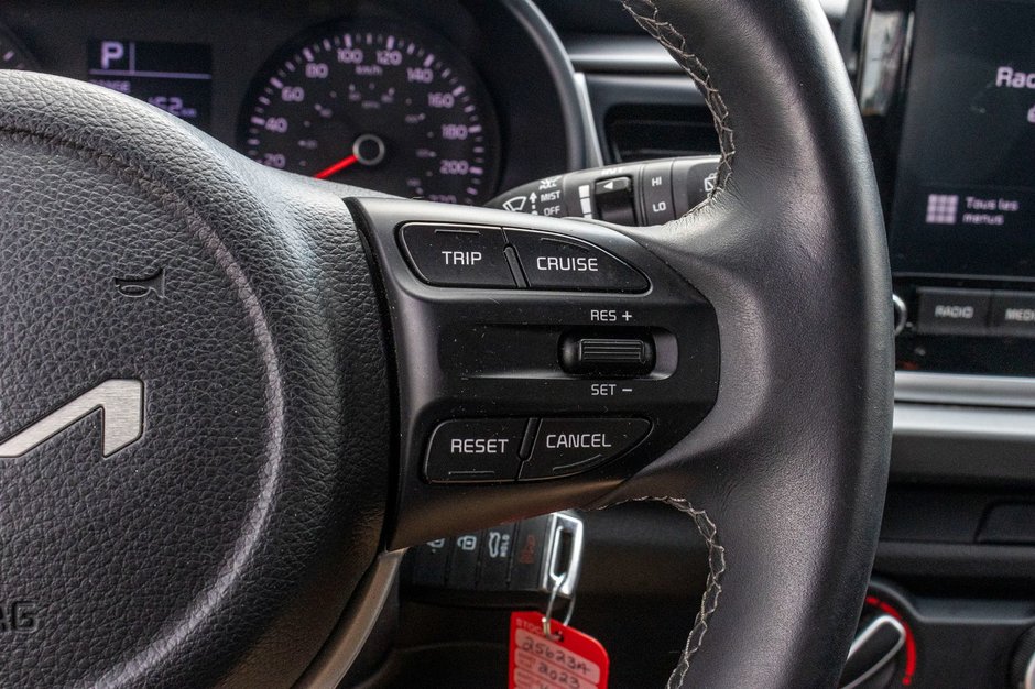 Kia Rio 5-door LX+ AUTOM A/C CAMERA SIEGES CHAUFFANTS 2023 1 PROPRIO PAS DE RECLAMTION AU CARFAX