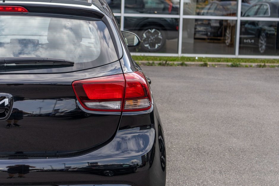 Kia Rio 5-door LX+ AUTOM A/C CAMERA SIEGES CHAUFFANTS 2023 1 PROPRIO PAS DE RECLAMTION AU CARFAX