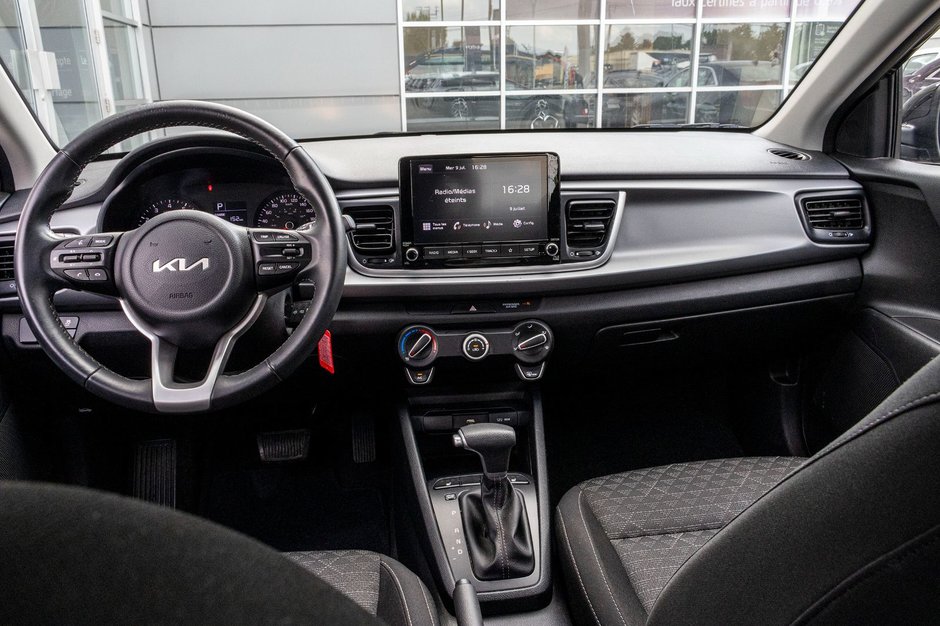 Kia Rio 5-door LX+ AUTOM A/C CAMERA SIEGES CHAUFFANTS 2023 1 PROPRIO PAS DE RECLAMTION AU CARFAX