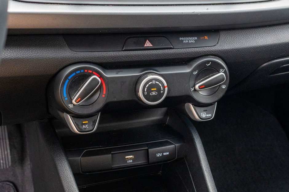 Kia Rio 5-door LX+ AUTOM A/C CAMERA SIEGES CHAUFFANTS 2023 1 PROPRIO PAS DE RECLAMTION AU CARFAX