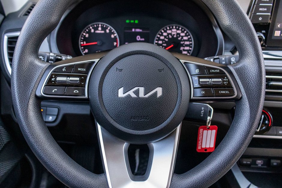 2022 Kia Seltos LX BLANC TRES BAS KILO 1 OWNER