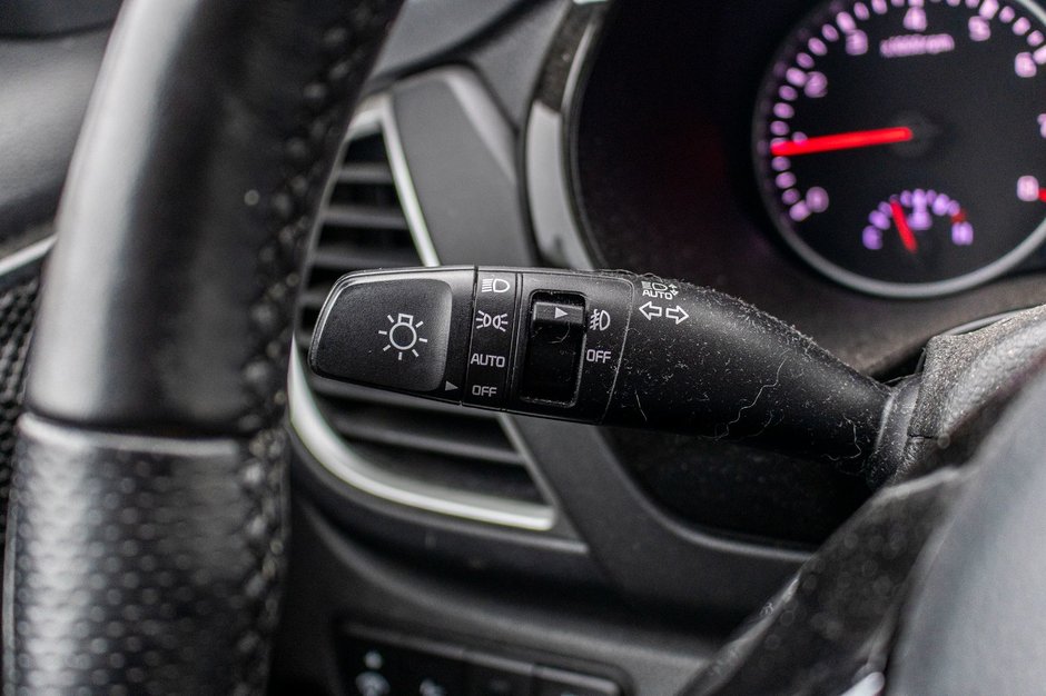 Kia Seltos SX TURBO AWD CUIR TOIT NAV 2022 1 PRORPIO PAS DE RECLAMATION AU CARFAX