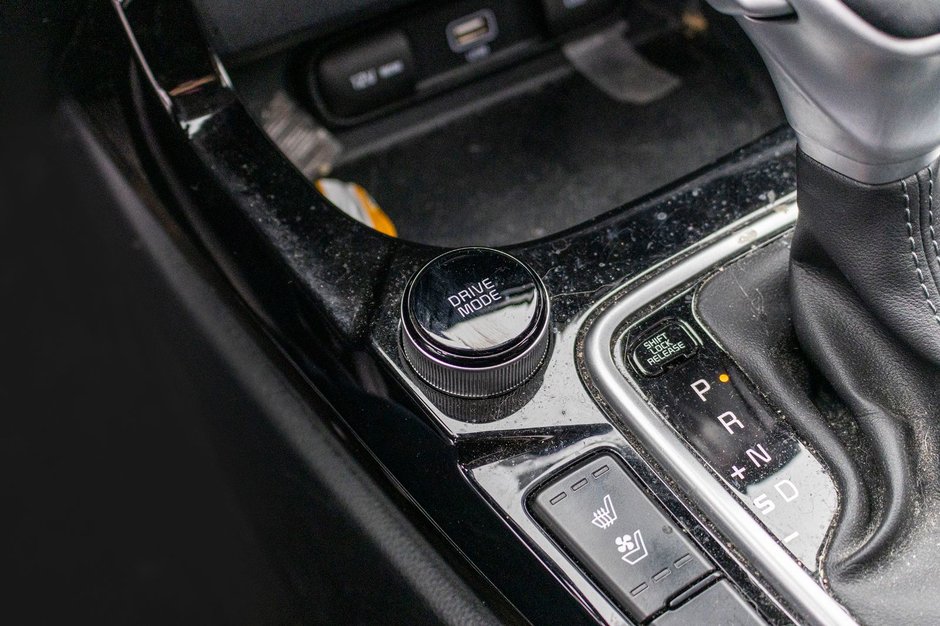 Kia Seltos SX TURBO AWD CUIR TOIT NAV 2022 1 PRORPIO PAS DE RECLAMATION AU CARFAX