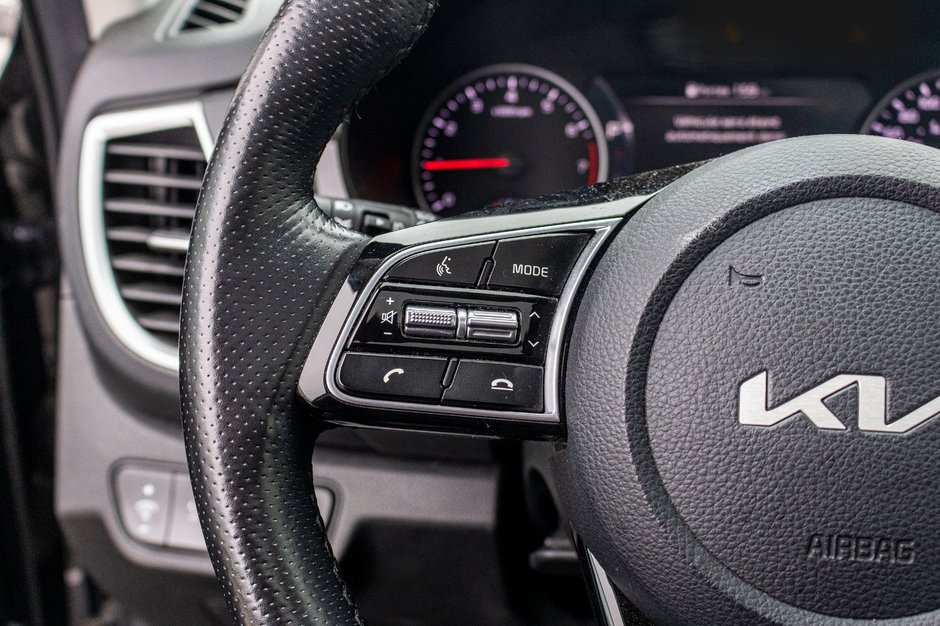 Kia Seltos SX TURBO AWD CUIR TOIT NAV 2022 1 PRORPIO PAS DE RECLAMATION AU CARFAX