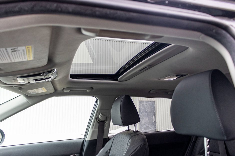 Kia Seltos SX TURBO AWD CUIR TOIT NAV 2022 1 PRORPIO PAS DE RECLAMATION AU CARFAX