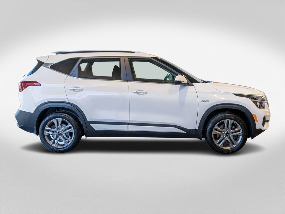 Kia Seltos EX AWD BLANC CUIR TOIT BAS KILO 2022 1 PROPRIO PAS DE RECLAMATION AU CARFAX