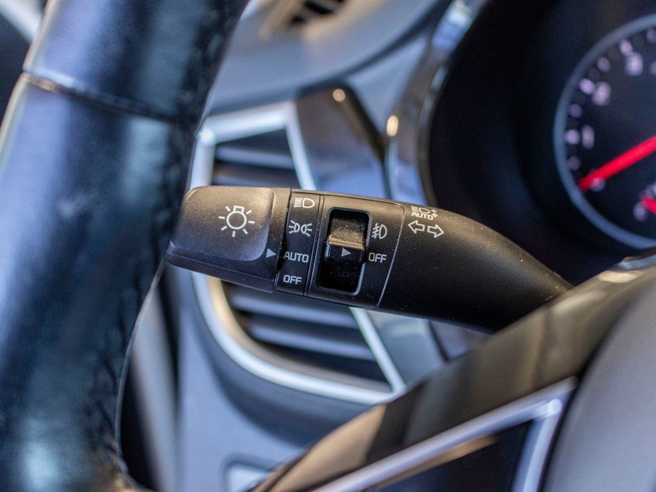 Kia Seltos EX AWD BLANC CUIR TOIT BAS KILO 2022 1 PROPRIO PAS DE RECLAMATION AU CARFAX
