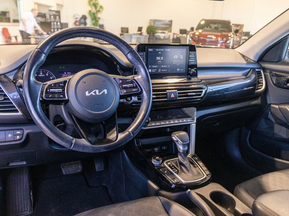 Kia Seltos EX AWD BLANC CUIR TOIT BAS KILO 2022 1 PROPRIO PAS DE RECLAMATION AU CARFAX
