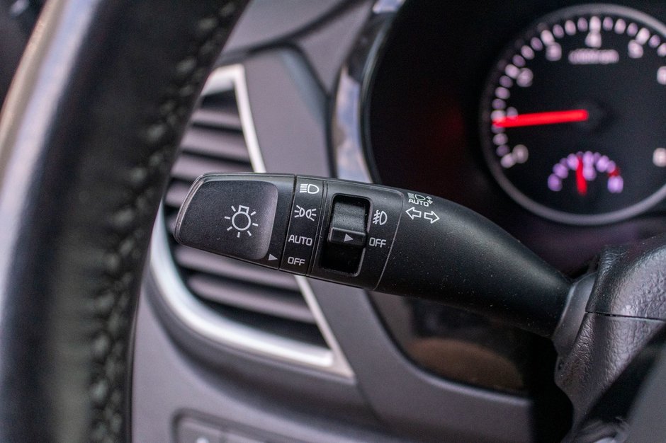 Kia Seltos EX PREMIUM AWD CUIR TOIT NAV 2023 1 PROPRIO PAS DE RECLAMATION AU CARFAX