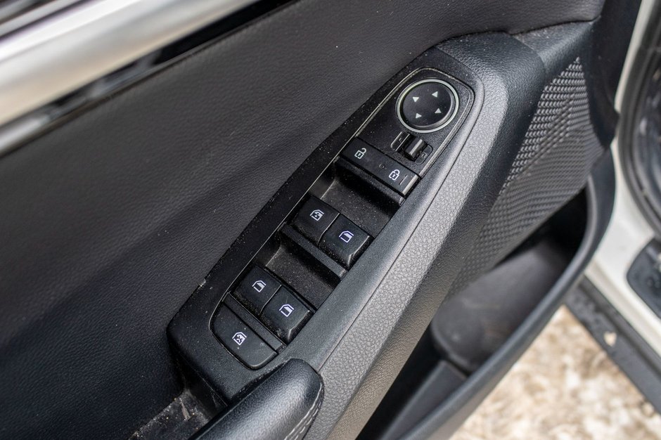 Kia Seltos EX PREMIUM AWD BLANC CUIR TOIT 2023 1 PROPRIO