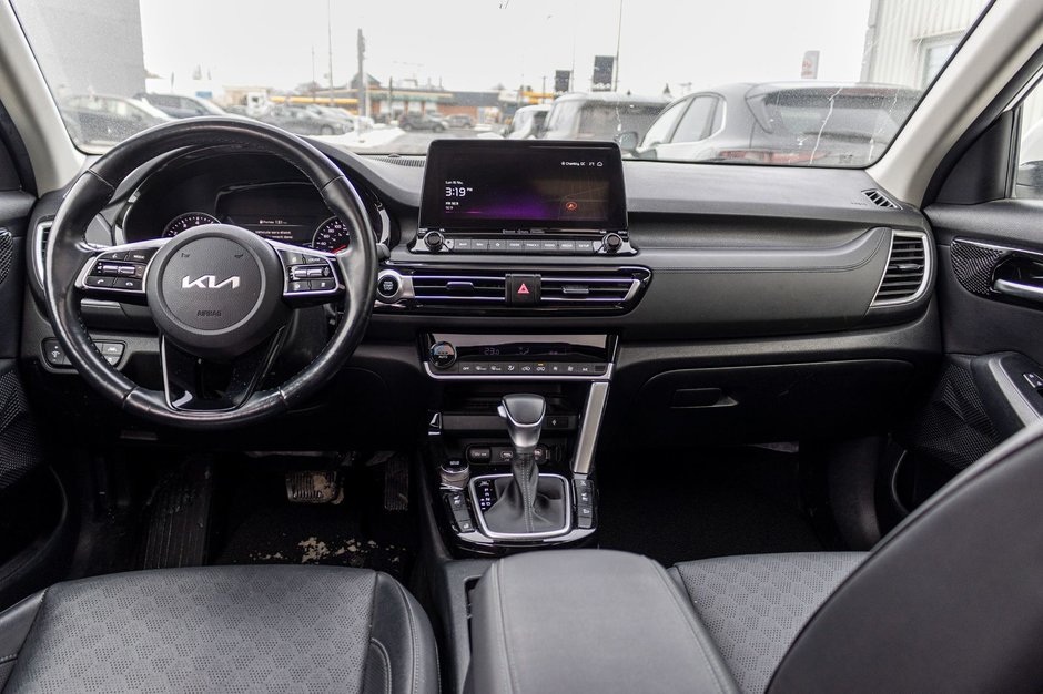 Kia Seltos EX PREMIUM AWD BLANC CUIR TOIT 2023 1 PROPRIO