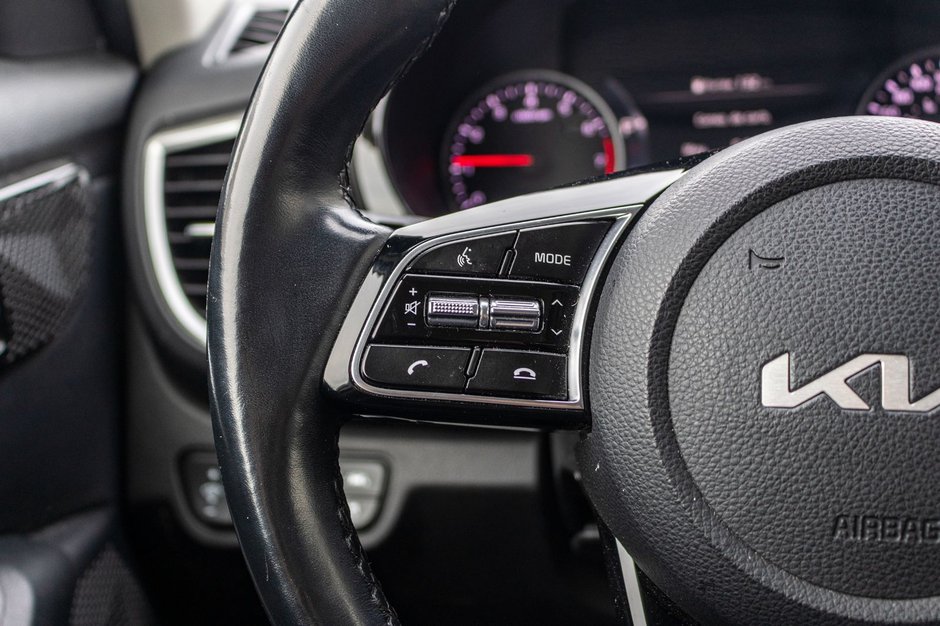 Kia Seltos EX PREMIUM AWD BLANC CUIR TOIT 2023 1 PROPRIO