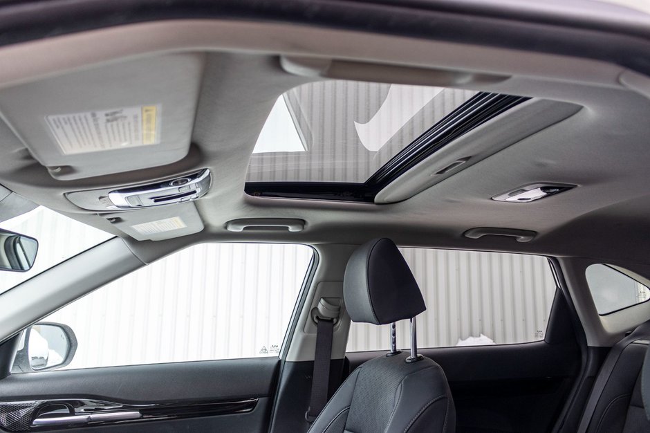 Kia Seltos EX PREMIUM AWD BLANC CUIR TOIT 2023 1 PROPRIO