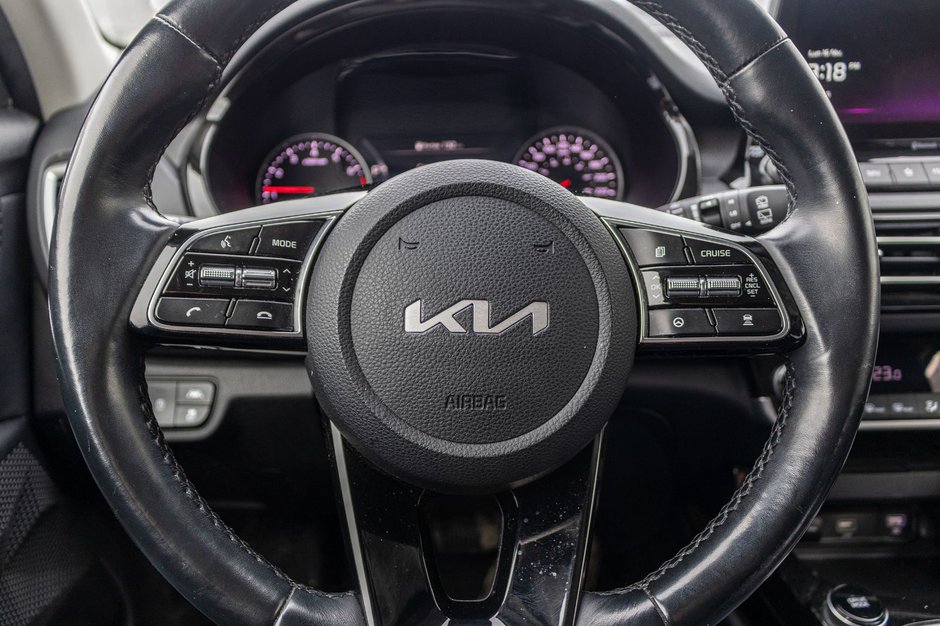 Kia Seltos EX PREMIUM AWD BLANC CUIR TOIT 2023 1 PROPRIO