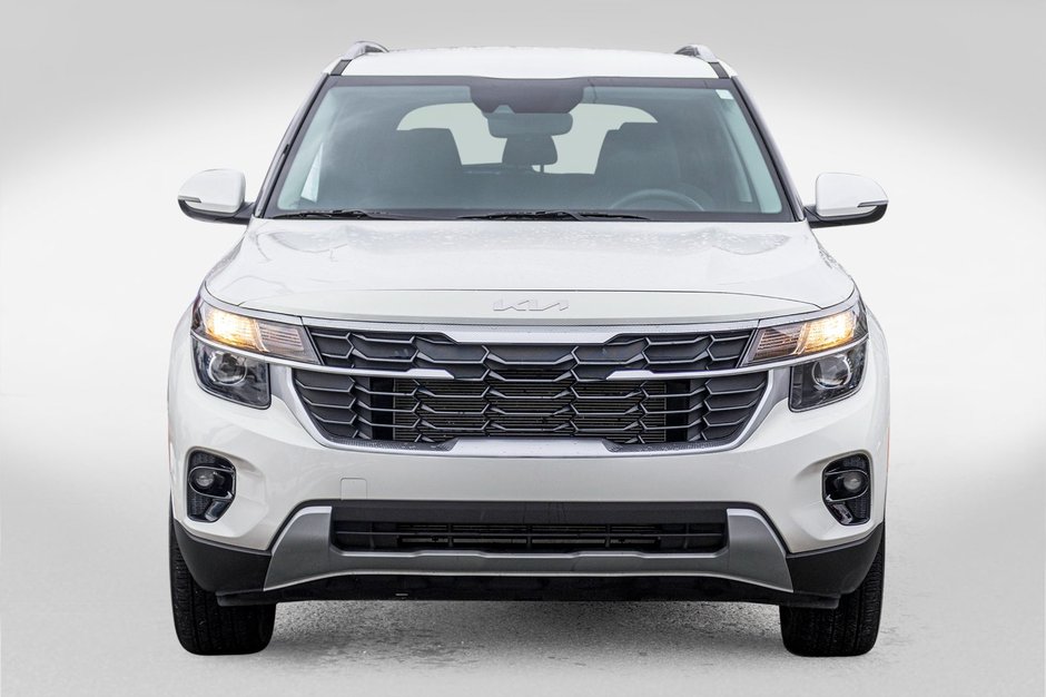 Kia Seltos LX AWD BLANC BAS KILO 2024 1 PROPRIO PAS DE RECLAMATION AU CARFAX