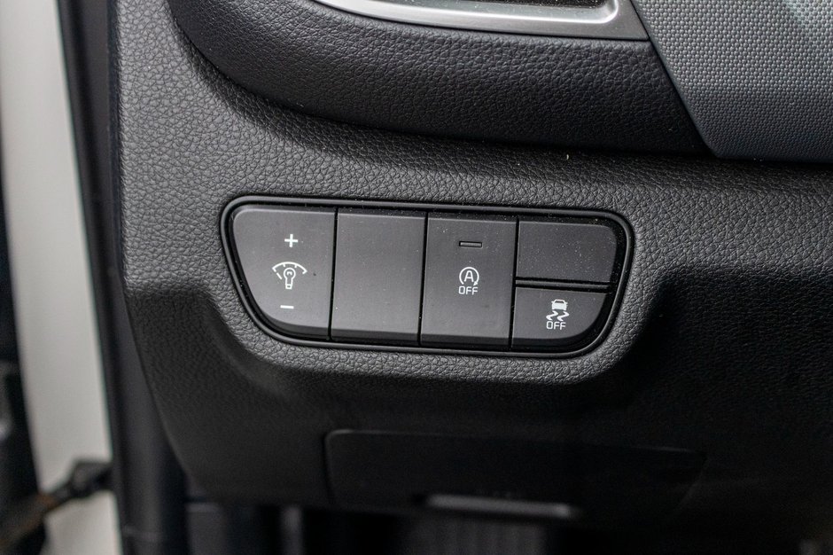 Kia Seltos LX AWD BLANC BAS KILO 2024 1 PROPRIO PAS DE RECLAMATION AU CARFAX