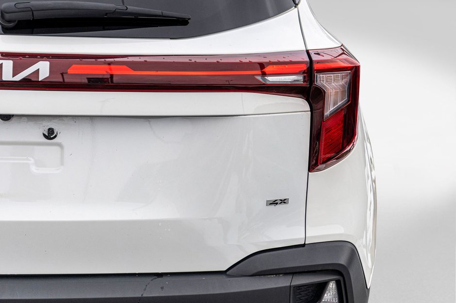 Kia Seltos LX AWD BLANC BAS KILO 2024 1 PROPRIO PAS DE RECLAMATION AU CARFAX