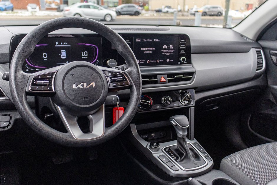 Kia Seltos LX AWD BLANC BAS KILO 2024 1 PROPRIO PAS DE RECLAMATION AU CARFAX