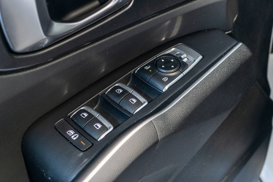 Kia SORENTO EX 2.5T AWD (PREM PAINT) EX AWD BLANC CUIR NOIR 977KM WOW 2025 EN INVENTAIRE