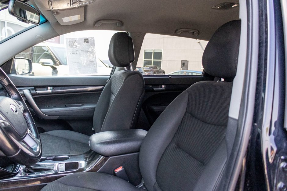 2014 Kia Sorento LX V6 AWD NOIR NO CARFAX CLAIM