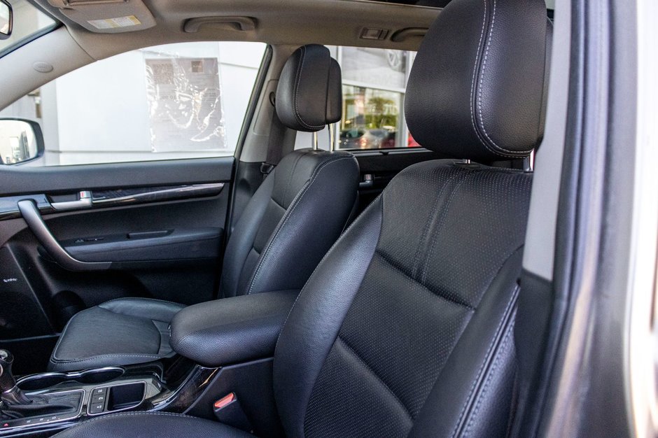 Kia Sorento SX V6 AWD CUIR TOIT NAVI 2015 7 PASSAGERS
