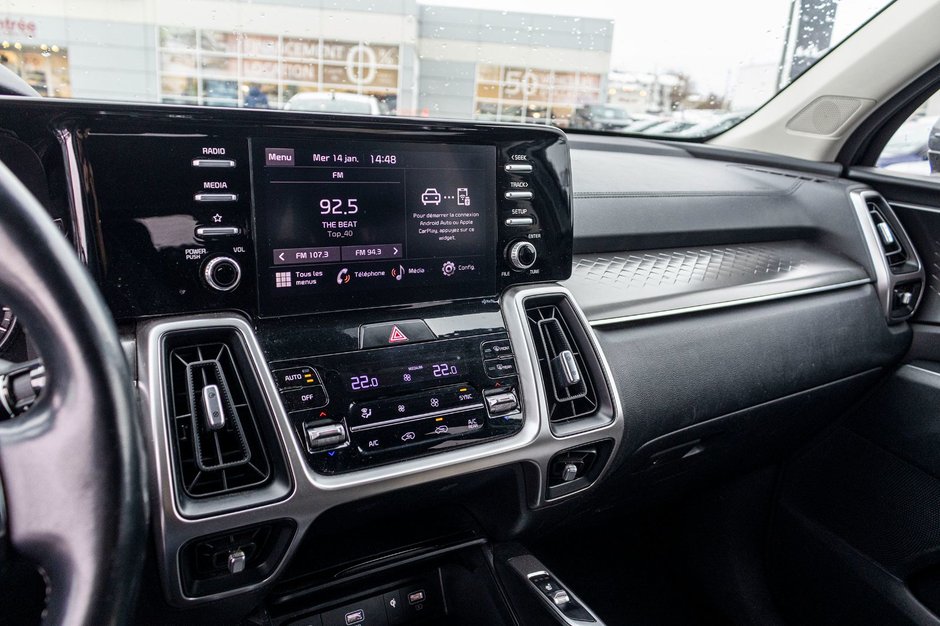 2022 Kia SORENTO LX 2.5L AWD (PREM PAINT) LX PREMIUM AWD 7 PASSAGERS 1 OWNER NO CARFAX CLAIM