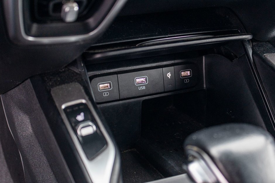 2022 Kia SORENTO LX 2.5L AWD (PREM PAINT) LX PREMIUM AWD 7 PASSAGERS 1 OWNER NO CARFAX CLAIM