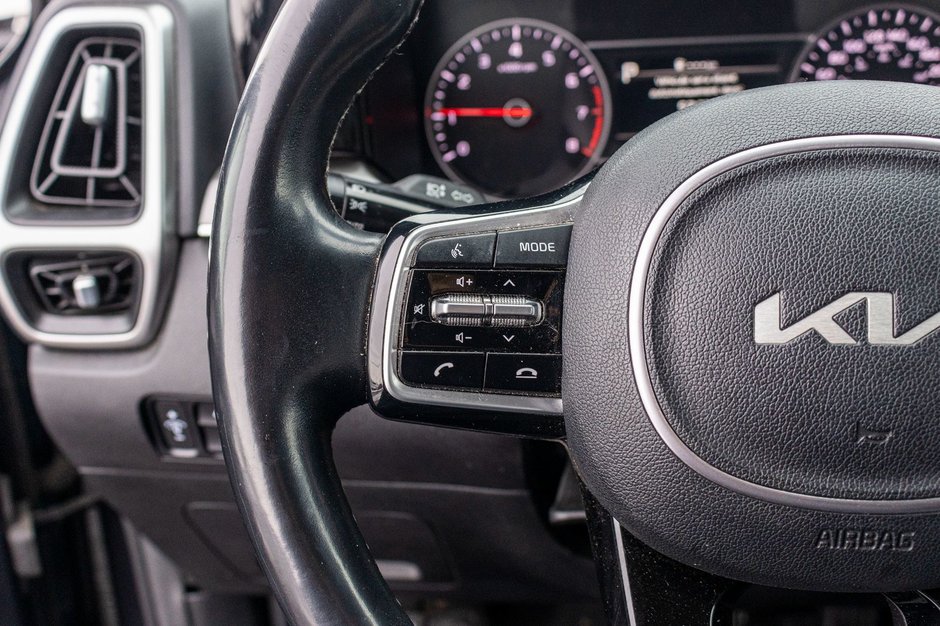 2022 Kia SORENTO LX 2.5L AWD (PREM PAINT) LX PREMIUM AWD 7 PASSAGERS 1 OWNER NO CARFAX CLAIM