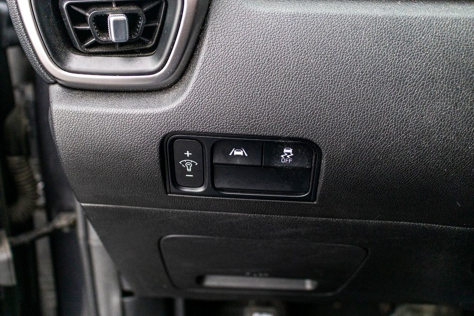 2022 Kia SORENTO LX 2.5L AWD (PREM PAINT) LX PREMIUM AWD 7 PASSAGERS 1 OWNER NO CARFAX CLAIM