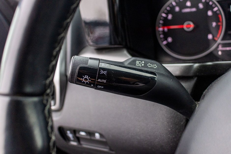 2022 Kia SORENTO LX 2.5L AWD (PREM PAINT) LX PREMIUM AWD 7 PASSAGERS 1 OWNER NO CARFAX CLAIM