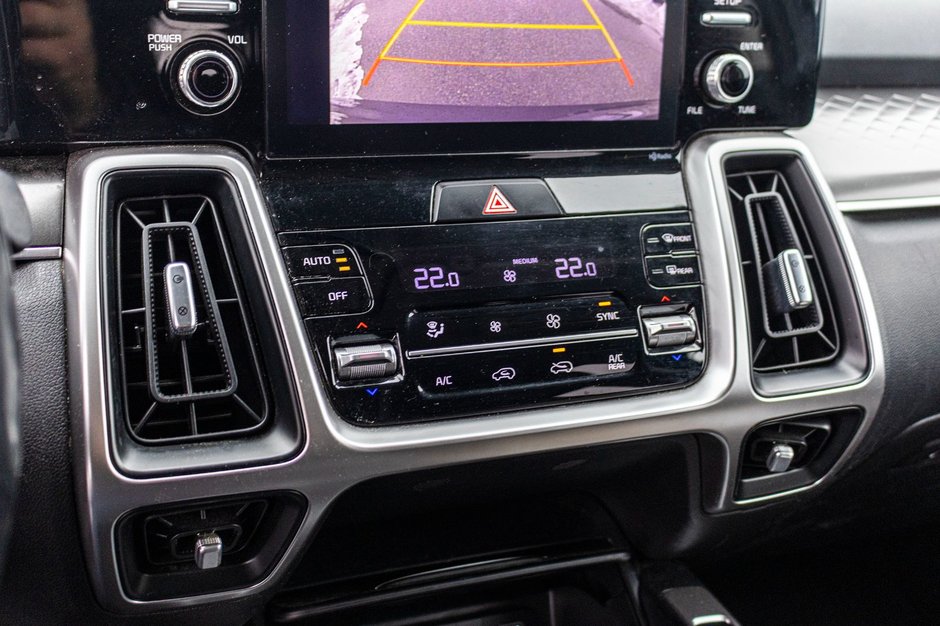 2022 Kia SORENTO LX 2.5L AWD (PREM PAINT) LX PREMIUM AWD 7 PASSAGERS 1 OWNER NO CARFAX CLAIM