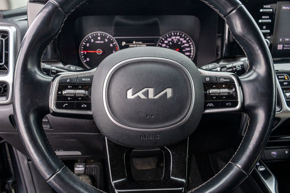2022 Kia SORENTO LX 2.5L AWD (PREM PAINT) LX PREMIUM AWD 7 PASSAGERS 1 OWNER NO CARFAX CLAIM