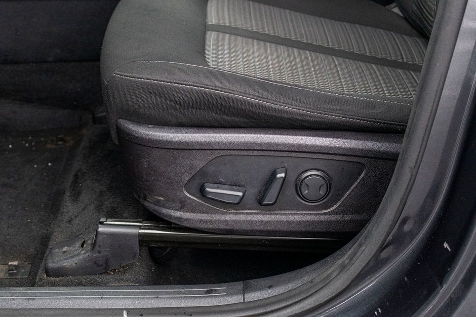 2022 Kia SORENTO LX 2.5L AWD (PREM PAINT) LX PREMIUM AWD 7 PASSAGERS 1 OWNER NO CARFAX CLAIM