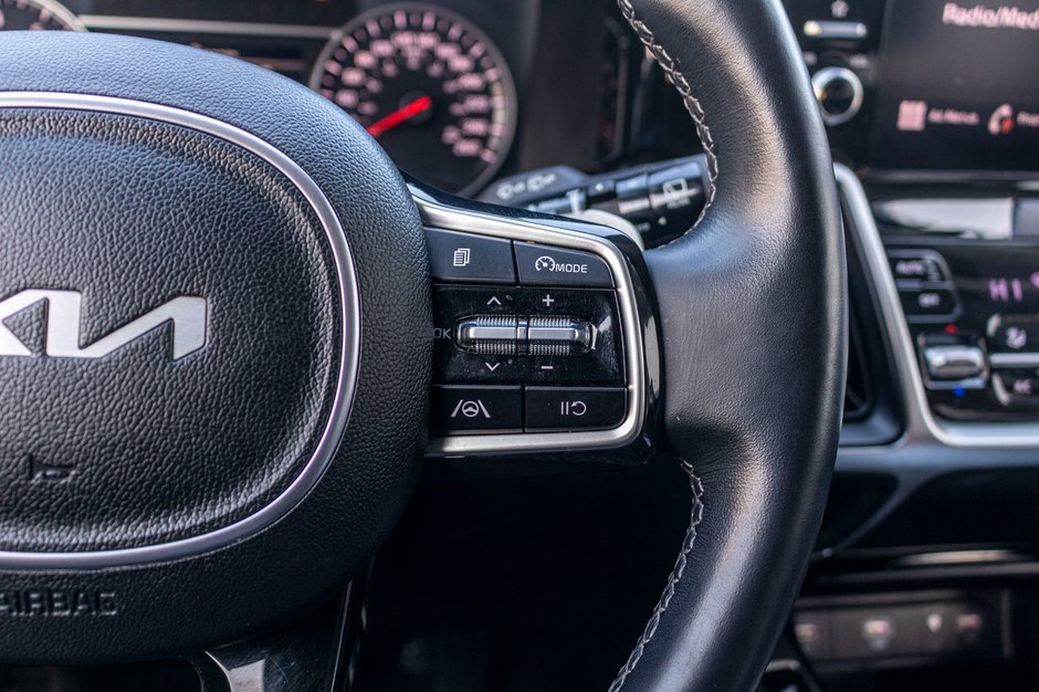 Kia Sorento X-LINE AWD NOIR BAS KILO 2023 1 PROPRIO PAS DE RECLAMATION AU CARFAX