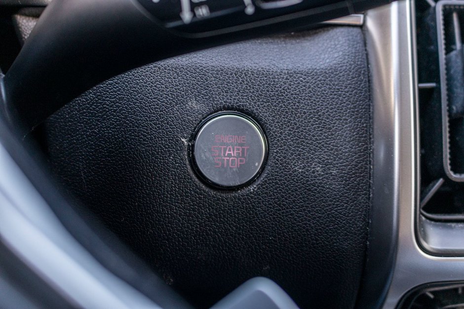 Kia Sorento X-LINE AWD NOIR BAS KILO 2023 1 PROPRIO PAS DE RECLAMATION AU CARFAX