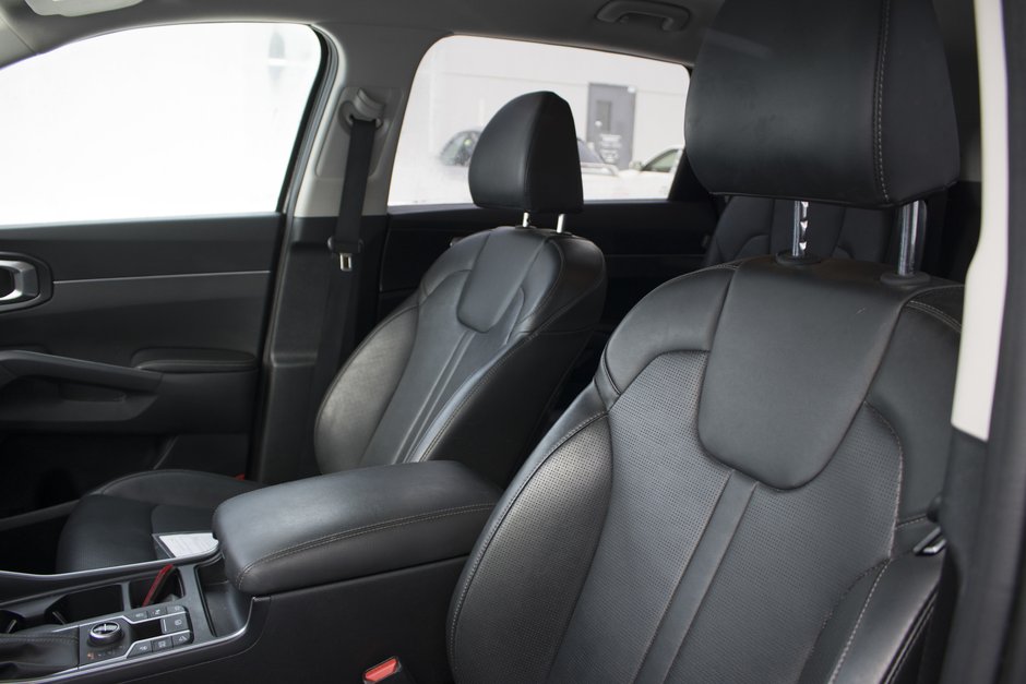 Kia SORENTO EX 2.5T AWD (PREM PAINT) EX AWD CUIR NOIR SUR NOIR 2024 1 PROPRIO PAS DE RECLAMATION AU CARFAX