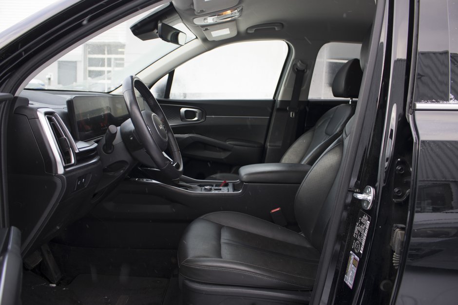 Kia SORENTO EX 2.5T AWD (PREM PAINT) EX AWD CUIR NOIR SUR NOIR 2024 1 PROPRIO PAS DE RECLAMATION AU CARFAX