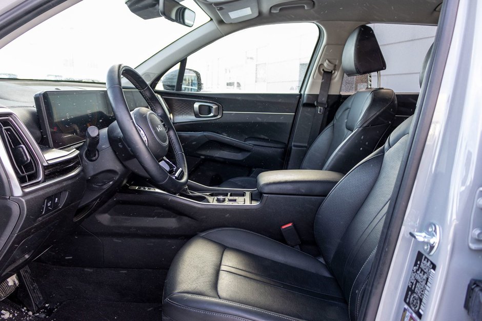 Kia Sorento EX AWD GRIS LOUP CUIR NOIR BAS KILO 2025 PAS DE RECLAMATION AU CARFAX