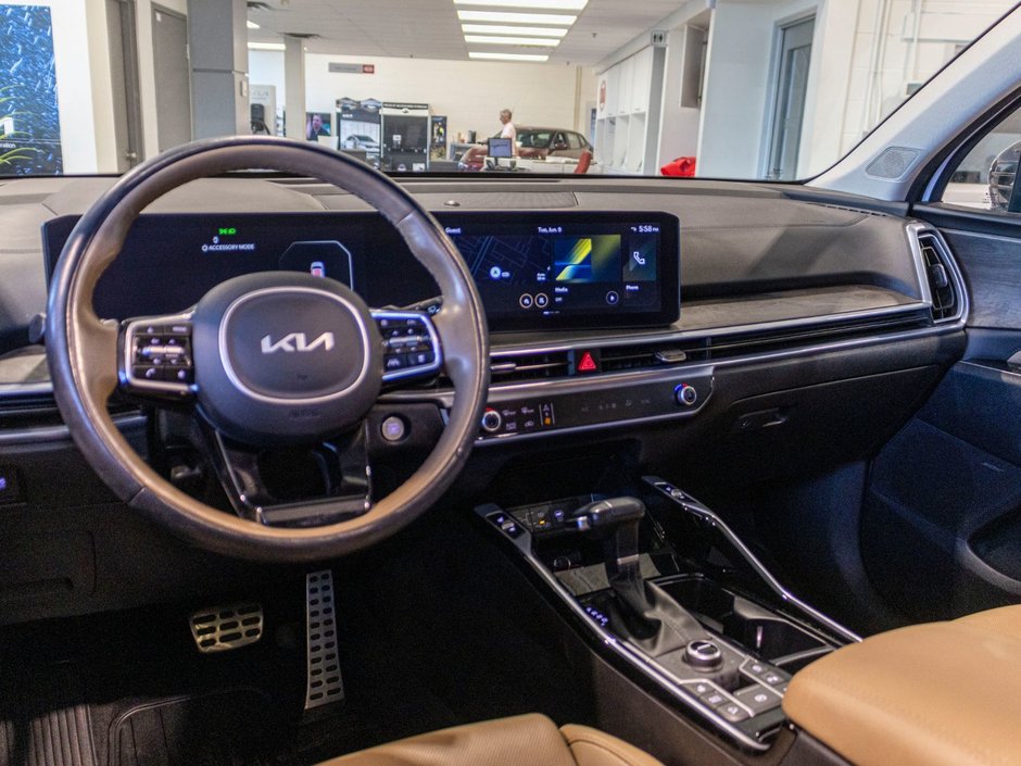 Kia Sorento X-LINE LIMITED AWD CUIR TOIT BLANC 2025 1 PROPRIO PAS DE RECLAMATION AU CARFAX