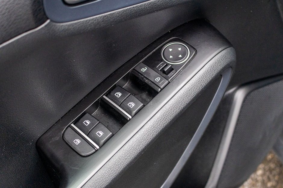 2023 Kia SOUL 2.0L EX IVT (PREMIUM PAINT) EX AUTOM A/C CAMERA BAS KILO 1 OWNER NO CARFAX CLAIM