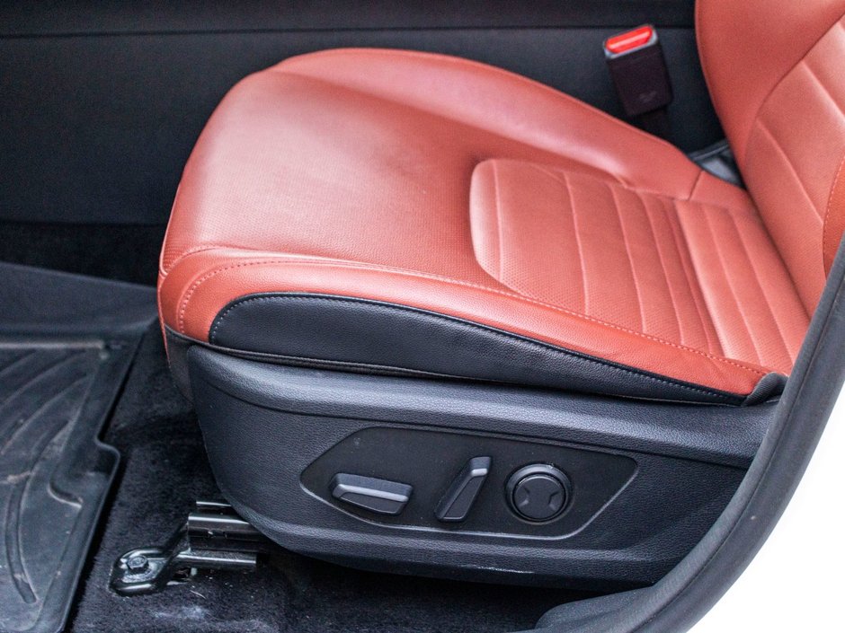 Kia Sportage Plug-In Hybrid SX AWD BLANC CUIR ROUGE TOIT NAV 2025 1 PROPRIO BAS KILO
